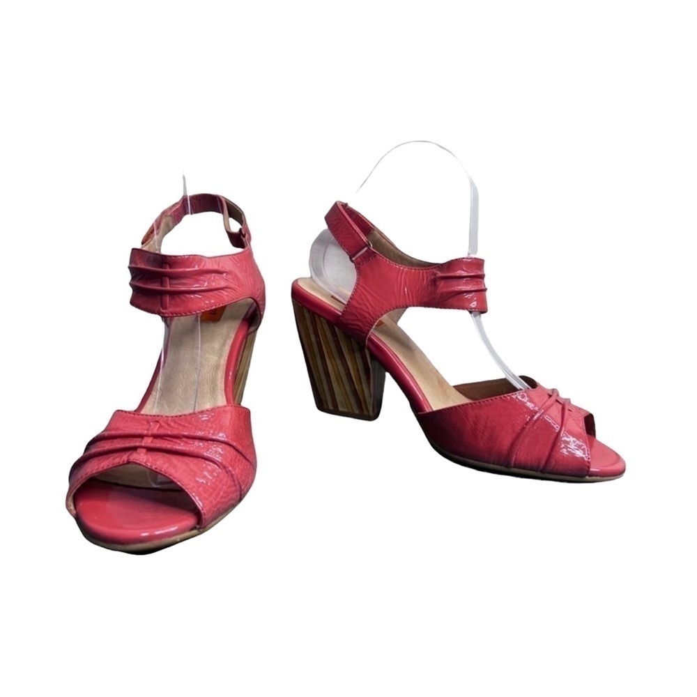 Size 9 Miz Mooz Pinky Peach Chunky Heel Sandals